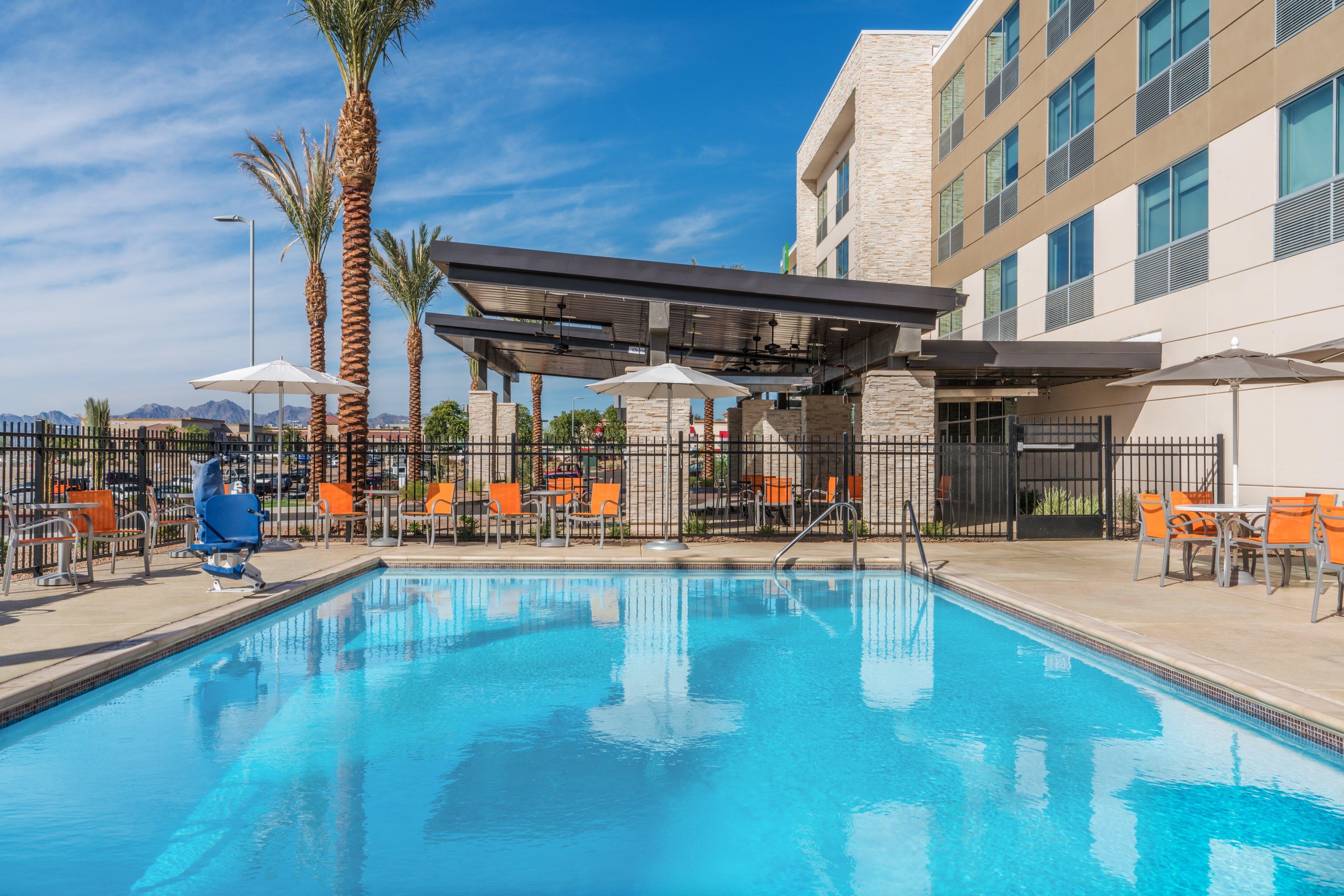 Holiday Inn Express & Suites Lake Havasu - London Bridge By Ihg Lake Havasu City Exterior foto